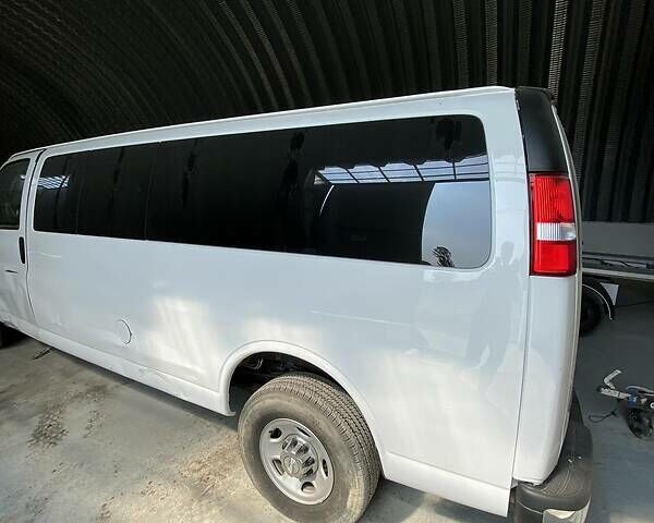 Белый Шевроле Експресс, объемом двигателя 6 л и пробегом 29 тыс. км за 24000 $, фото 4 на Automoto.ua