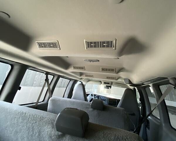 Белый Шевроле Експресс, объемом двигателя 6 л и пробегом 29 тыс. км за 24000 $, фото 21 на Automoto.ua