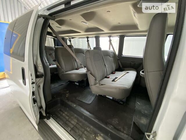 Белый Шевроле Експресс, объемом двигателя 6 л и пробегом 29 тыс. км за 24000 $, фото 22 на Automoto.ua
