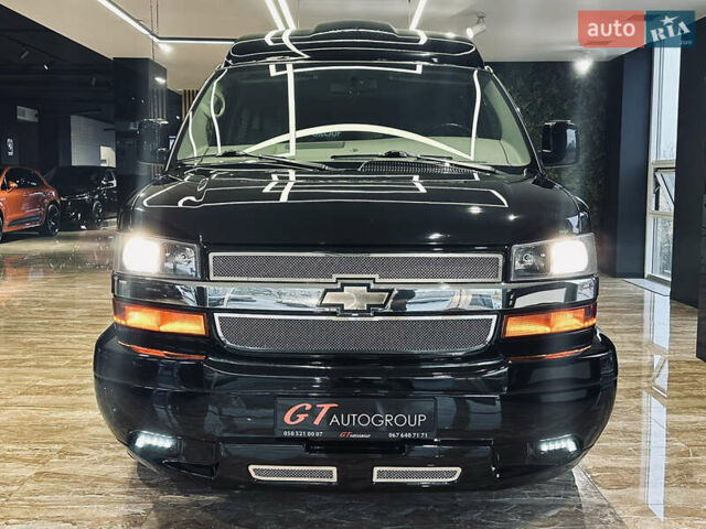 Черный Шевроле Експресс, объемом двигателя 5.3 л и пробегом 51 тыс. км за 44000 $, фото 1 на Automoto.ua