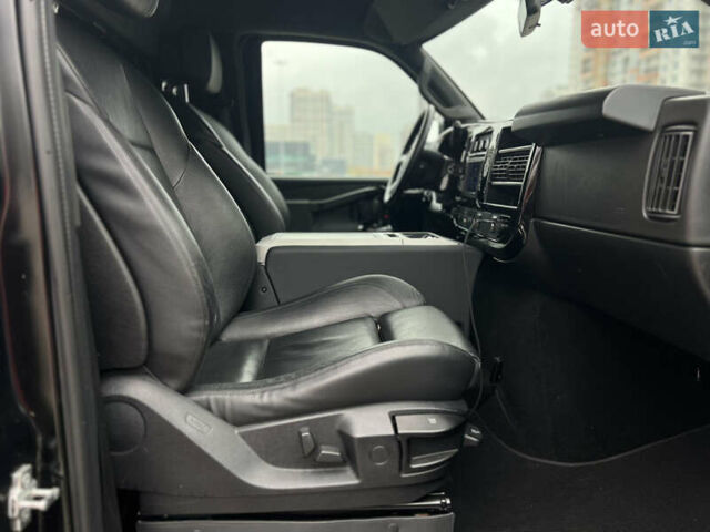 Черный Шевроле Експресс, объемом двигателя 4.3 л и пробегом 25 тыс. км за 165000 $, фото 20 на Automoto.ua