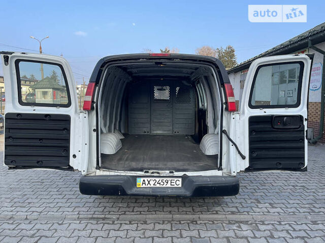 Білий Шевроле Express пас, об'ємом двигуна 4.3 л та пробігом 278 тис. км за 10500 $, фото 12 на Automoto.ua