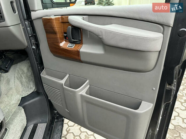 Сірий Шевроле Експресс, об'ємом двигуна 5.3 л та пробігом 78 тис. км за 29999 $, фото 82 на Automoto.ua