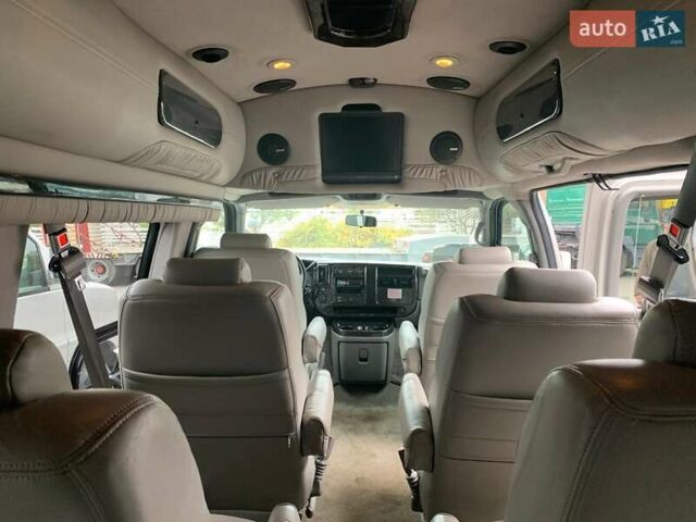 Серый Шевроле Експресс, объемом двигателя 0 л и пробегом 106 тыс. км за 24000 $, фото 3 на Automoto.ua