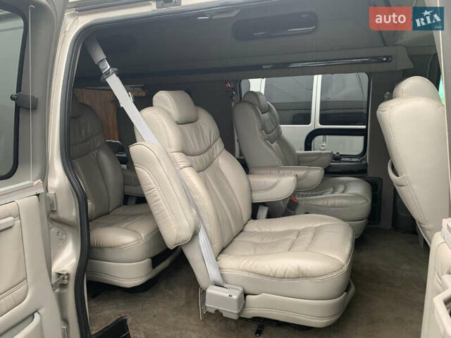Шевроле Експресс 2010 в Киеве на Automoto.ua Серый Шевроле Експресс, объемом двигателя 5.3 л и пробегом 106 тыс. км за 24000 $, фото 1 на Automoto.ua