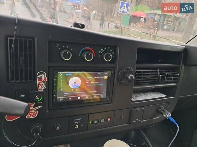 Синій Шевроле Експресс, об'ємом двигуна 5.97 л та пробігом 209 тис. км за 22000 $, фото 2 на Automoto.ua