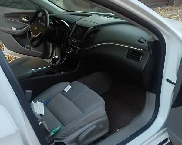 Шевроле Импала 2014 в Киеве на Automoto.ua Белый Шевроле Импала, объемом двигателя 2.5 л и пробегом 188 тыс. км за 9999 $, фото 28 на Automoto.ua