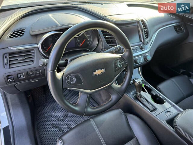 Белый Шевроле Импала, объемом двигателя 2.46 л и пробегом 183 тыс. км за 11300 $, фото 17 на Automoto.ua