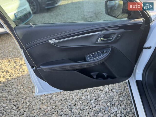 Белый Шевроле Импала, объемом двигателя 2.46 л и пробегом 183 тыс. км за 11300 $, фото 13 на Automoto.ua