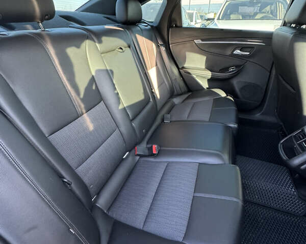 Белый Шевроле Импала, объемом двигателя 2.46 л и пробегом 183 тыс. км за 11300 $, фото 29 на Automoto.ua