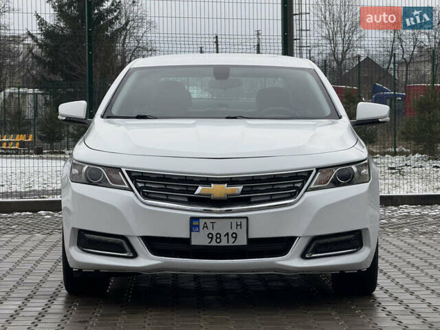 Белый Шевроле Импала, объемом двигателя 2.5 л и пробегом 125 тыс. км за 12500 $, фото 12 на Automoto.ua