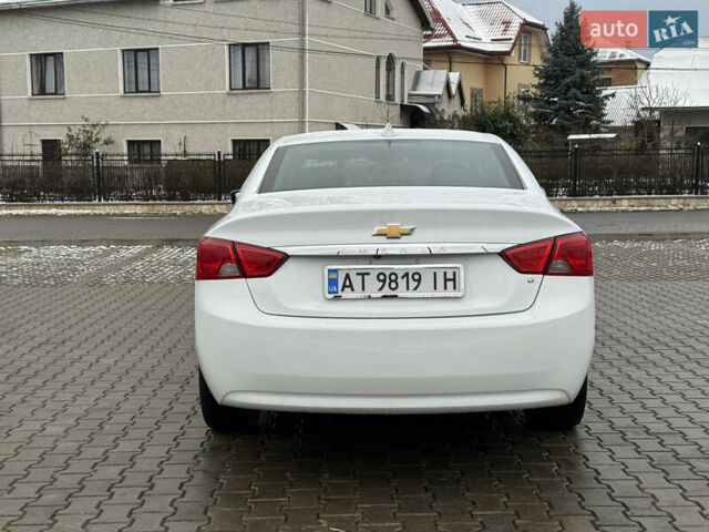 Белый Шевроле Импала, объемом двигателя 2.5 л и пробегом 125 тыс. км за 12500 $, фото 22 на Automoto.ua