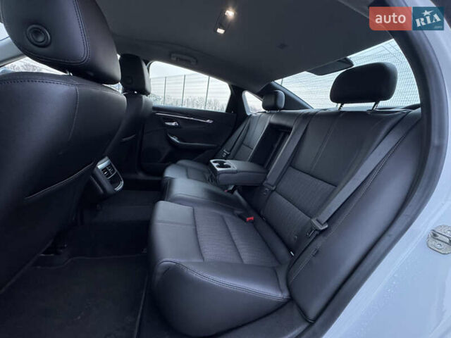 Белый Шевроле Импала, объемом двигателя 2.5 л и пробегом 125 тыс. км за 12500 $, фото 37 на Automoto.ua