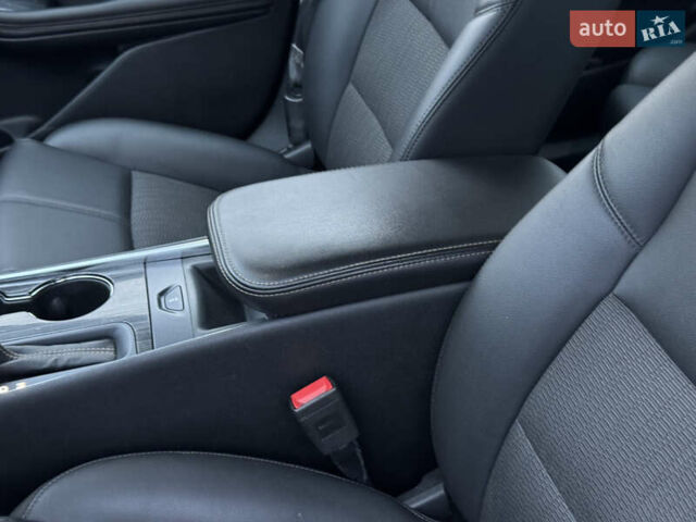 Белый Шевроле Импала, объемом двигателя 2.5 л и пробегом 125 тыс. км за 12500 $, фото 34 на Automoto.ua