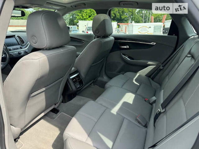 Белый Шевроле Импала, объемом двигателя 3.56 л и пробегом 66 тыс. км за 2700 $, фото 14 на Automoto.ua