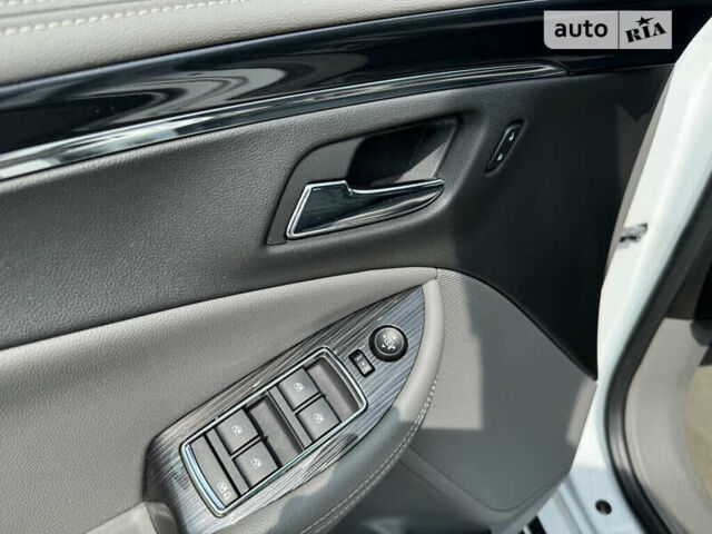 Белый Шевроле Импала, объемом двигателя 3.56 л и пробегом 66 тыс. км за 2700 $, фото 12 на Automoto.ua