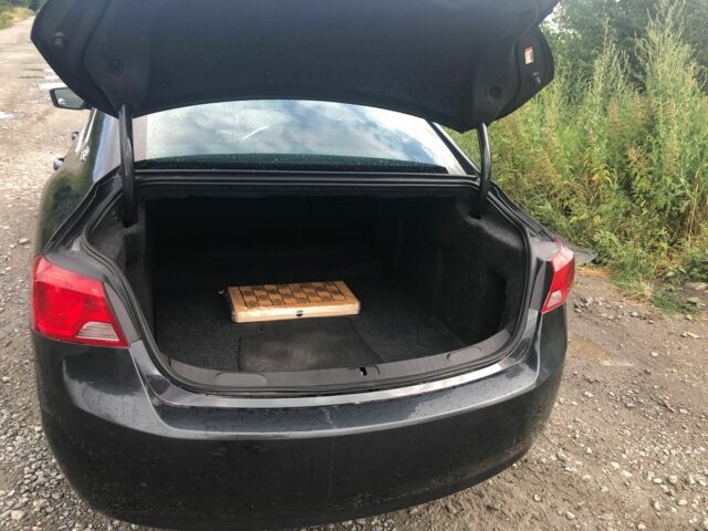 Черный Шевроле Импала, объемом двигателя 2.5 л и пробегом 111 тыс. км за 12400 $, фото 9 на Automoto.ua