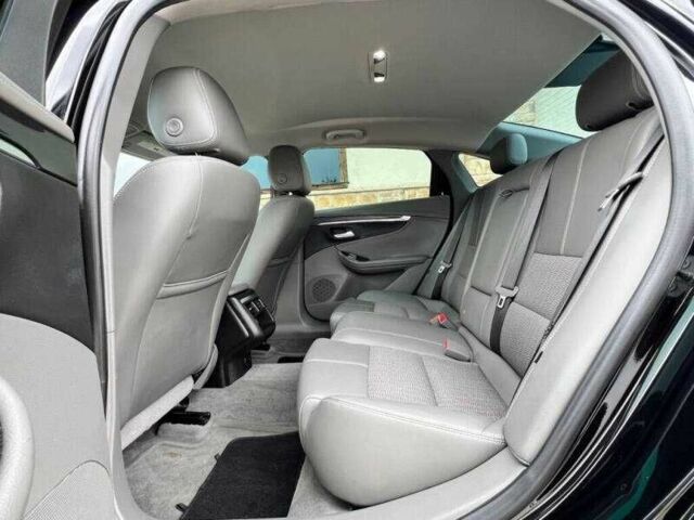 Черный Шевроле Импала, объемом двигателя 3.6 л и пробегом 47 тыс. км за 2000 $, фото 16 на Automoto.ua