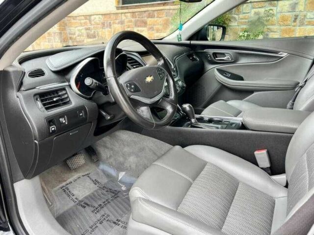 Черный Шевроле Импала, объемом двигателя 3.6 л и пробегом 47 тыс. км за 2000 $, фото 9 на Automoto.ua