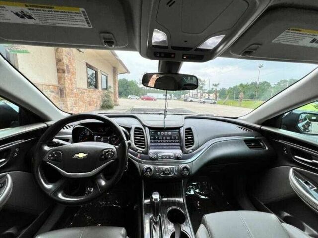 Черный Шевроле Импала, объемом двигателя 3.6 л и пробегом 47 тыс. км за 2000 $, фото 10 на Automoto.ua