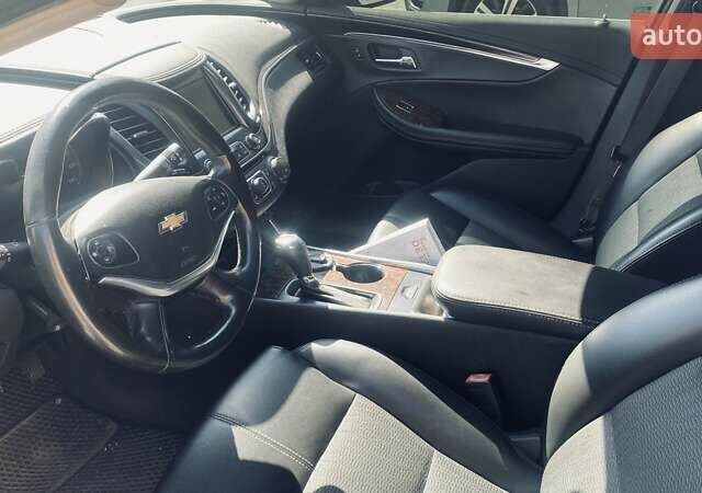 Серый Шевроле Импала, объемом двигателя 2.46 л и пробегом 172 тыс. км за 9000 $, фото 6 на Automoto.ua