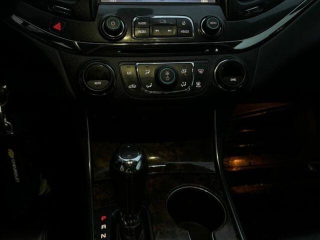 Серый Шевроле Импала, объемом двигателя 2.5 л и пробегом 188 тыс. км за 11000 $, фото 12 на Automoto.ua