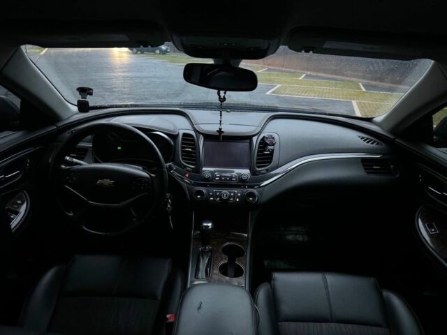 Серый Шевроле Импала, объемом двигателя 2.5 л и пробегом 188 тыс. км за 11000 $, фото 11 на Automoto.ua