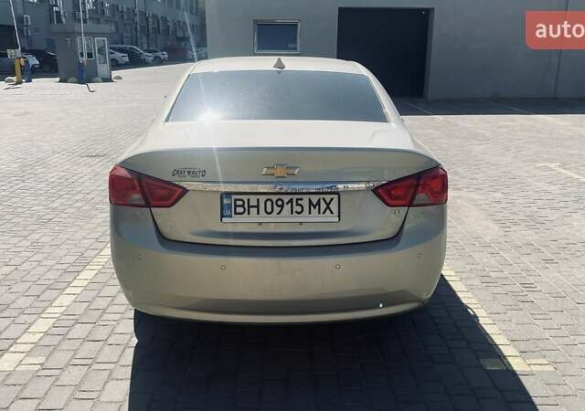 Серый Шевроле Импала, объемом двигателя 2.46 л и пробегом 172 тыс. км за 9000 $, фото 4 на Automoto.ua