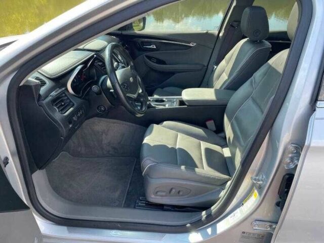 Серый Шевроле Импала, объемом двигателя 3.6 л и пробегом 64 тыс. км за 3800 $, фото 8 на Automoto.ua