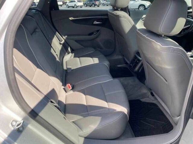 Серый Шевроле Импала, объемом двигателя 3.6 л и пробегом 64 тыс. км за 3800 $, фото 18 на Automoto.ua