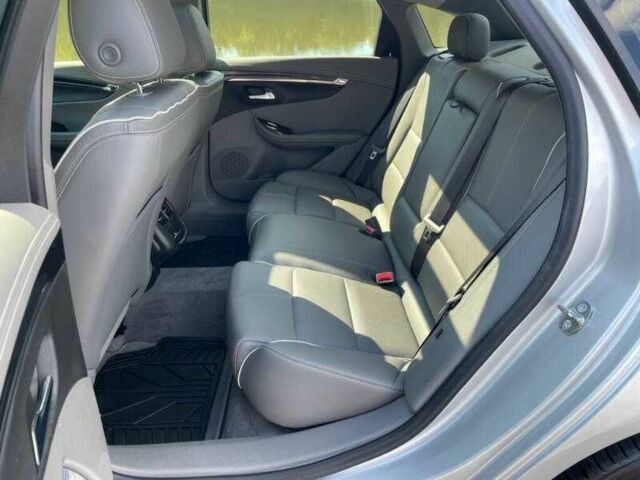 Серый Шевроле Импала, объемом двигателя 3.6 л и пробегом 64 тыс. км за 3800 $, фото 16 на Automoto.ua