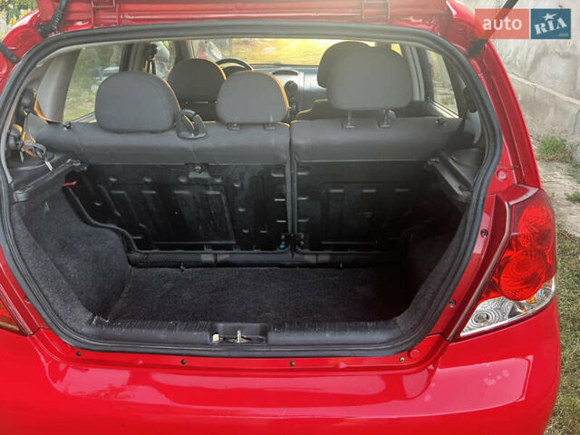 Червоний Шевроле Калос, об'ємом двигуна 1.2 л та пробігом 177 тис. км за 3159 $, фото 7 на Automoto.ua