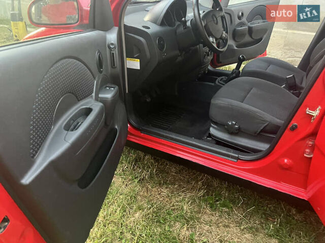Червоний Шевроле Калос, об'ємом двигуна 1.2 л та пробігом 177 тис. км за 3159 $, фото 10 на Automoto.ua