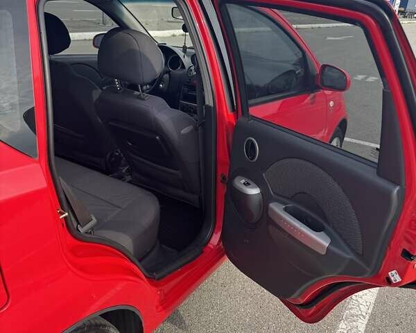 Червоний Шевроле Калос, об'ємом двигуна 1.4 л та пробігом 82 тис. км за 4200 $, фото 12 на Automoto.ua