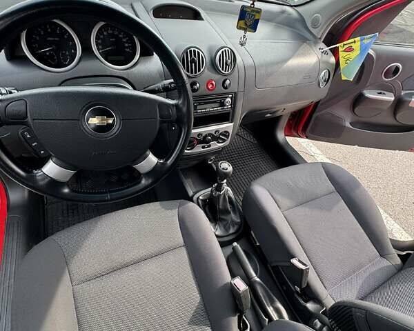 Червоний Шевроле Калос, об'ємом двигуна 1.4 л та пробігом 82 тис. км за 4200 $, фото 9 на Automoto.ua