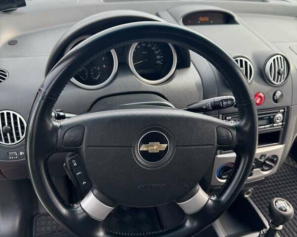 Червоний Шевроле Калос, об'ємом двигуна 1.4 л та пробігом 82 тис. км за 4200 $, фото 3 на Automoto.ua