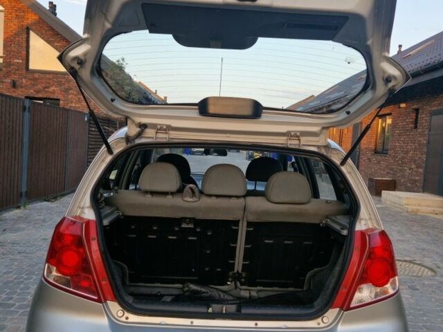 Серый Шевроле Калос, объемом двигателя 1.2 л и пробегом 200 тыс. км за 2700 $, фото 6 на Automoto.ua