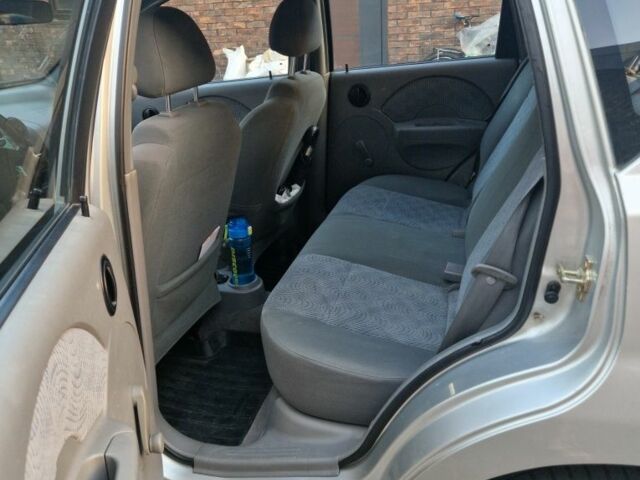 Серый Шевроле Калос, объемом двигателя 1.2 л и пробегом 200 тыс. км за 2700 $, фото 7 на Automoto.ua