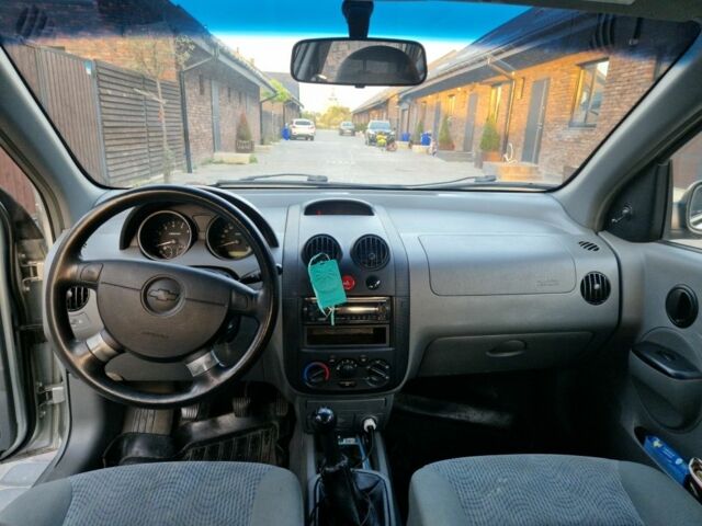 Серый Шевроле Калос, объемом двигателя 1.2 л и пробегом 200 тыс. км за 2700 $, фото 4 на Automoto.ua