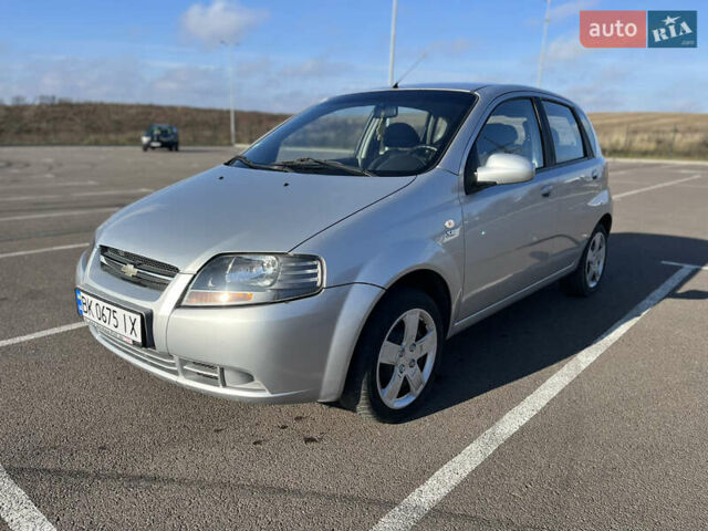 Серый Шевроле Калос, объемом двигателя 1.2 л и пробегом 125 тыс. км за 3700 $, фото 1 на Automoto.ua