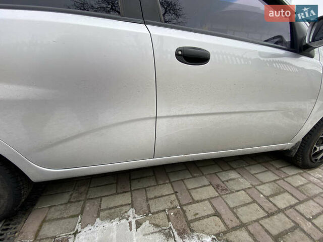 Серый Шевроле Калос, объемом двигателя 1.2 л и пробегом 210 тыс. км за 3100 $, фото 6 на Automoto.ua