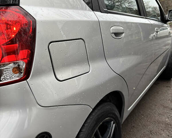 Серый Шевроле Калос, объемом двигателя 1.2 л и пробегом 240 тыс. км за 3300 $, фото 4 на Automoto.ua