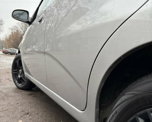 Серый Шевроле Калос, объемом двигателя 1.2 л и пробегом 240 тыс. км за 3300 $, фото 9 на Automoto.ua