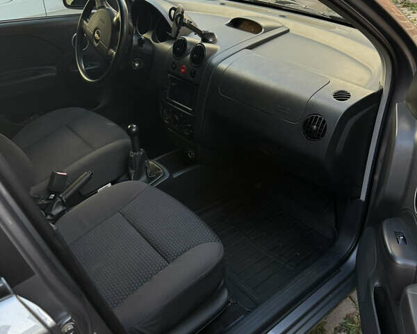 Шевроле Калос 2007 в Луцке на Automoto.ua Серый Шевроле Калос, объемом двигателя 1.2 л и пробегом 66 тыс. км за 4100 $, фото 30 на Automoto.ua