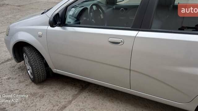 Сірий Шевроле Калос, об'ємом двигуна 1.4 л та пробігом 160 тис. км за 4500 $, фото 4 на Automoto.ua