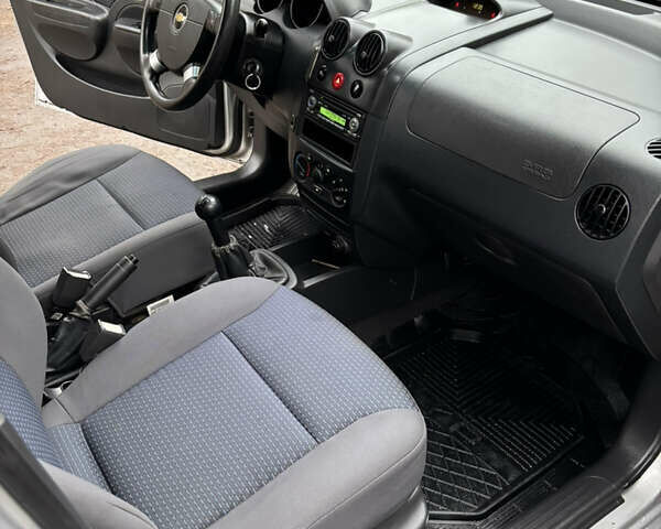 Серый Шевроле Калос, объемом двигателя 1.2 л и пробегом 240 тыс. км за 3300 $, фото 26 на Automoto.ua