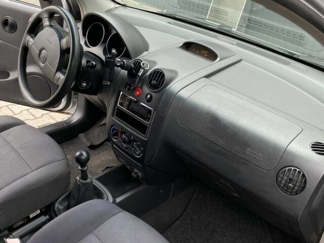 Сірий Шевроле Калос, об'ємом двигуна 1.4 л та пробігом 195 тис. км за 3333 $, фото 6 на Automoto.ua