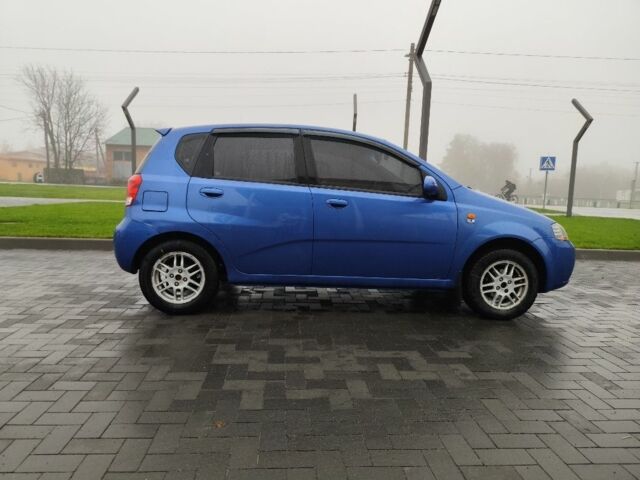 Синій Шевроле Калос, об'ємом двигуна 1.4 л та пробігом 300 тис. км за 3250 $, фото 4 на Automoto.ua