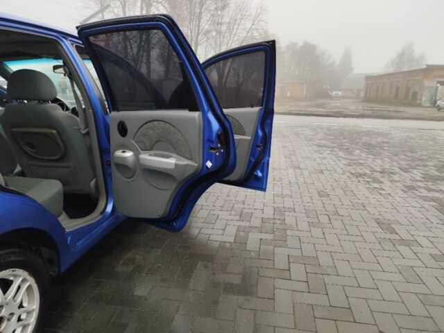 Синій Шевроле Калос, об'ємом двигуна 1.4 л та пробігом 300 тис. км за 3250 $, фото 19 на Automoto.ua