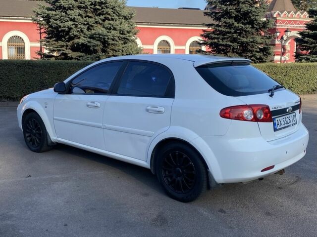 Белый Шевроле Лачетти, объемом двигателя 1.6 л и пробегом 250 тыс. км за 4199 $, фото 5 на Automoto.ua